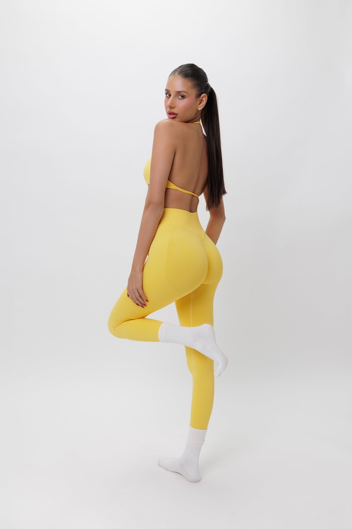 סט Tay - סט עם כיווץ בטייץסט בגדי ספורט, סט ספורט , טייץ גזרה גבוהה, תמיכה גבוההSAM